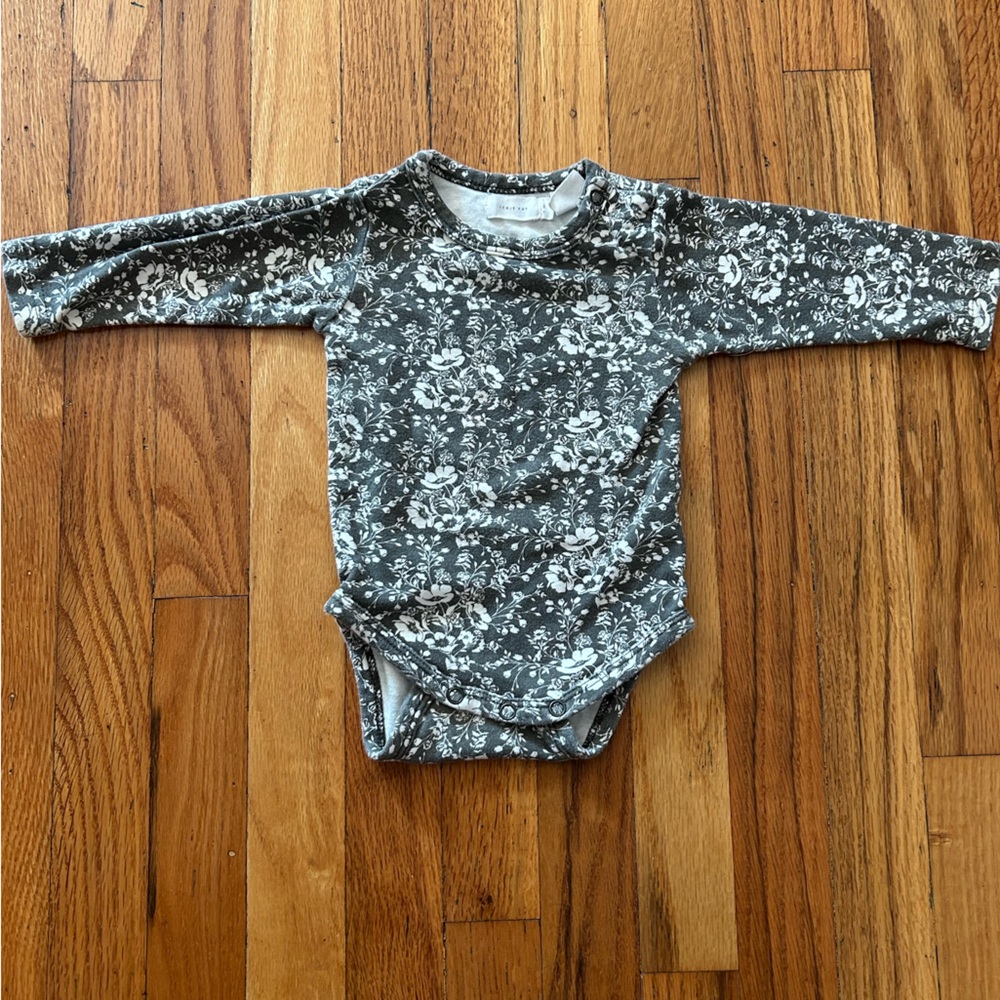 Jamie‎ Kay Gray Floral Baby Onesie